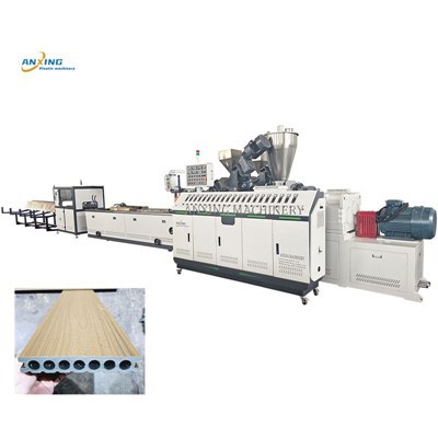 WPC Decking Profil Extrusion Masin